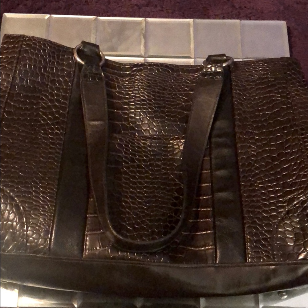 $$$Brown snake print Handbag.